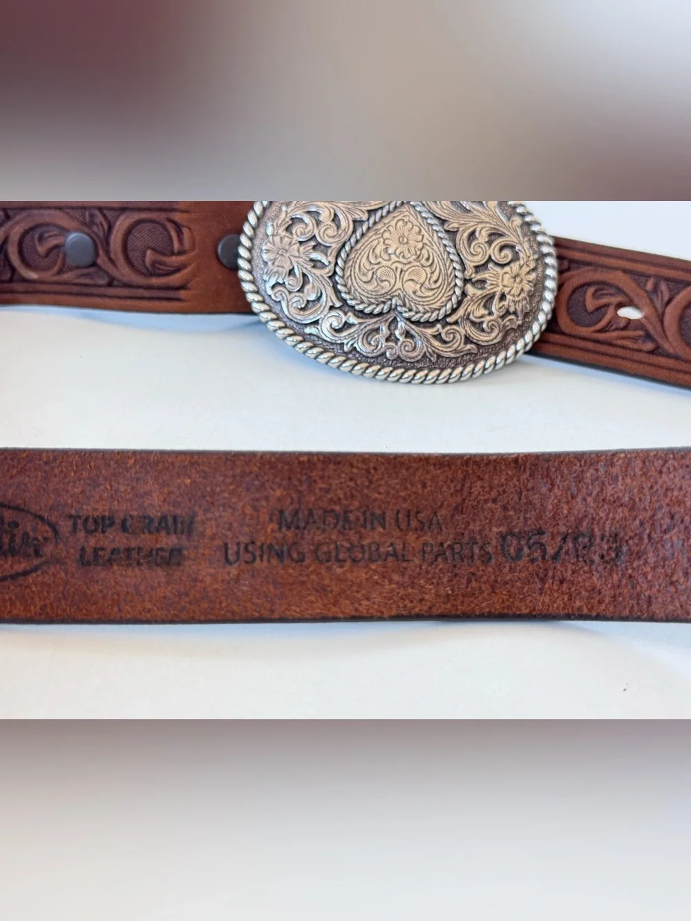 JUSTIN’S TROPHY HEART BROWN LEATHER BELT SIZE 28